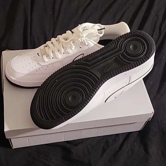 Nike Air Force 1' 07